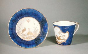 Kék alapon madarakkal díszített csésze és csészealj, Vincennes műhely (porcelán)